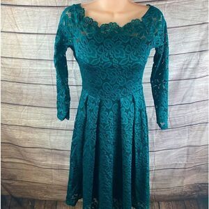 missmay retro gorgeous city dress NWT Missmay Retro Gorgeous City Burgundy Bell Sleeve Party Swing Dress Small
